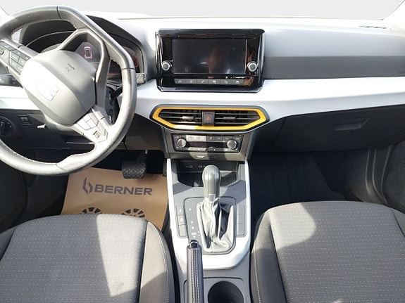 Seat Arona 10 of 15