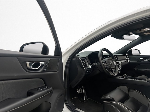 Volvo S60 12 of 30