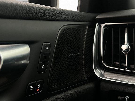 Volvo S60 14 of 30