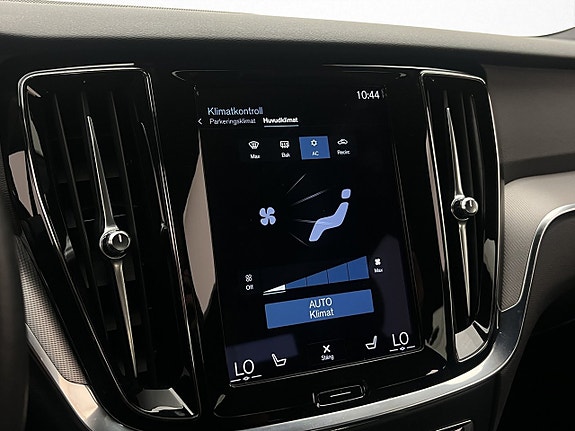 Volvo S60 26 of 30