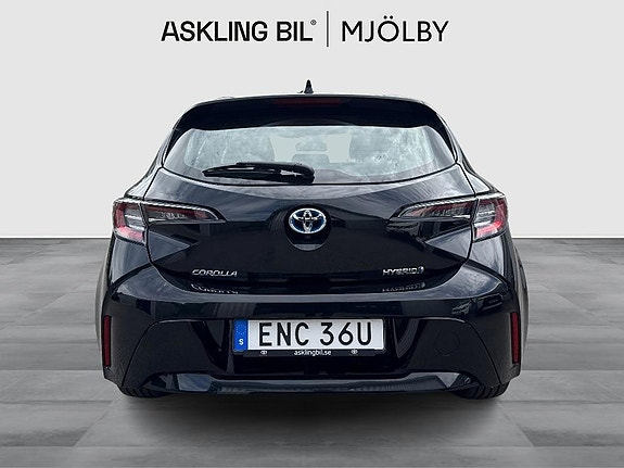 Toyota Corolla 4 of 12