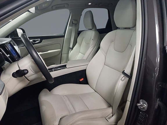 Volvo XC60 6 of 15
