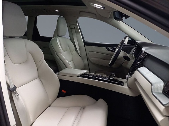 Volvo XC60 7 of 15