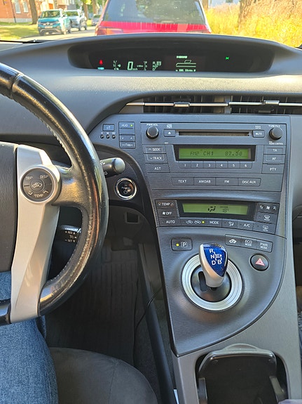 Toyota Prius 9 of 12
