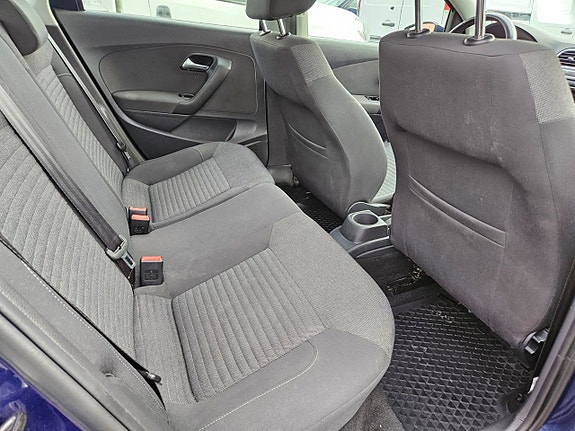 Volkswagen Polo 10 of 13