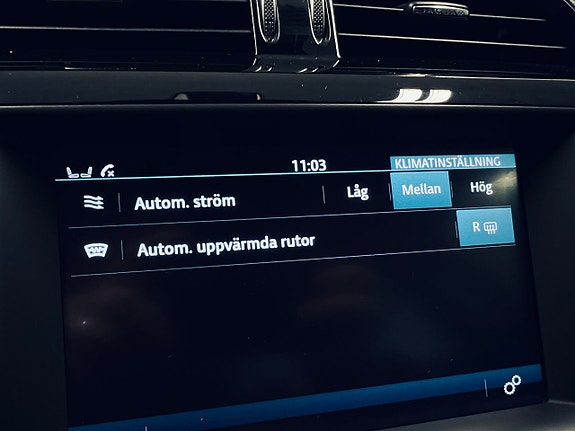 Jaguar XE 20 of 27