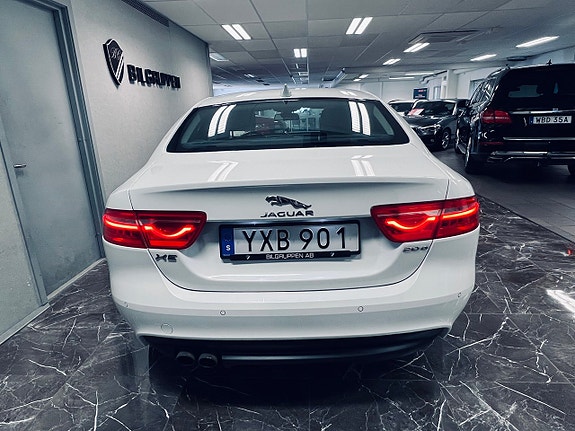 Jaguar XE 5 of 27