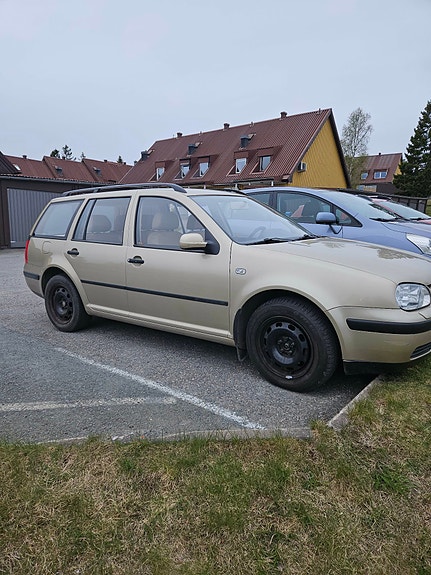 Volkswagen Golf IV 2 of 5