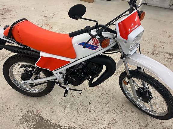 Honda Mt5 2 of 13