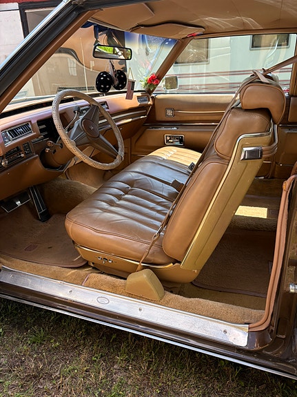 Cadillac Coupé DeVille 3 of 10