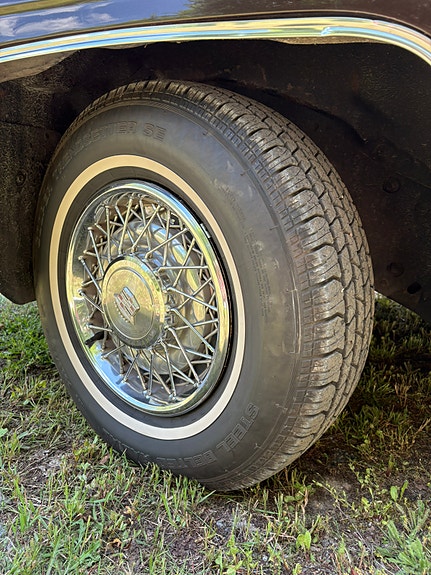 Cadillac Coupé DeVille 6 of 10