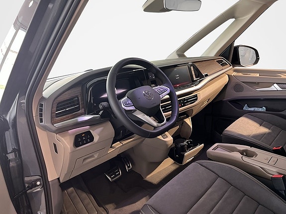 Volkswagen Multivan 9 of 10