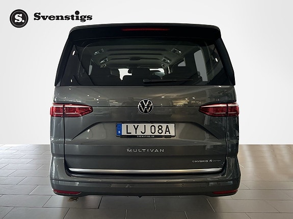 Volkswagen Multivan 3 of 10