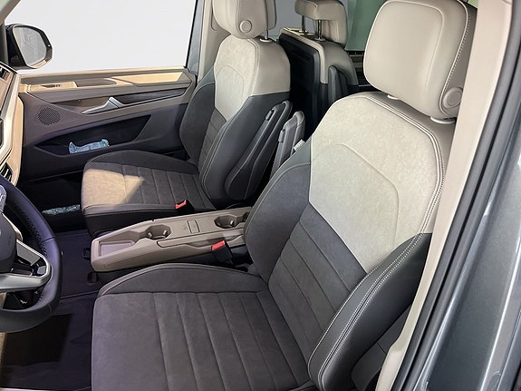 Volkswagen Multivan 6 of 10