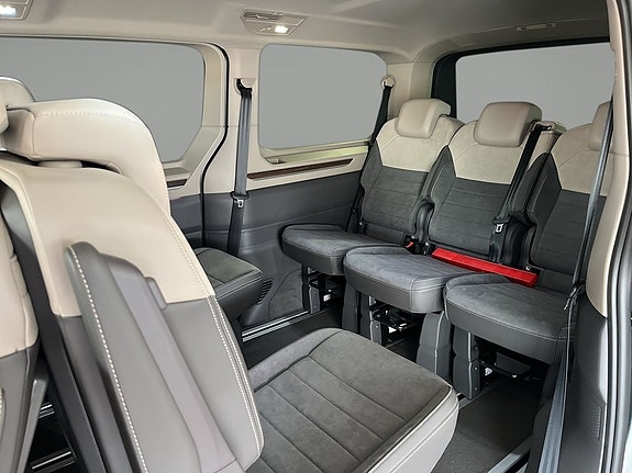 Volkswagen Multivan 10 of 10