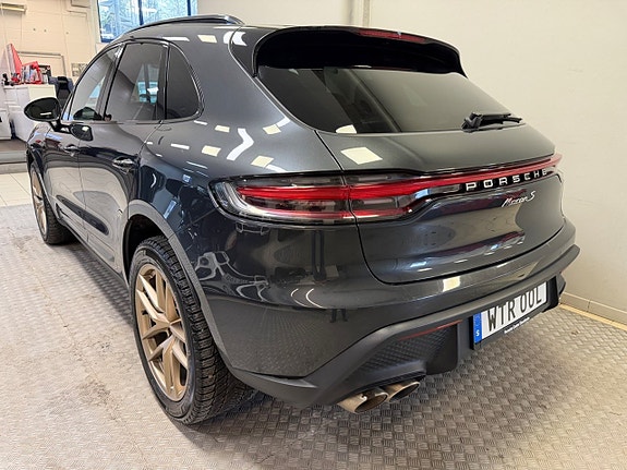 Porsche Macan S 3 of 13