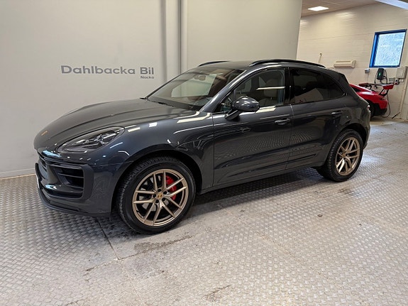 Porsche Macan S 2 of 13