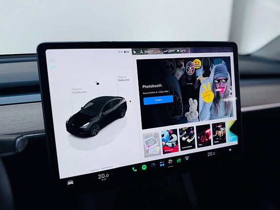 Tesla Model Y 16 of 24