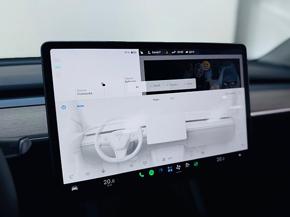 Tesla Model Y 19 of 24