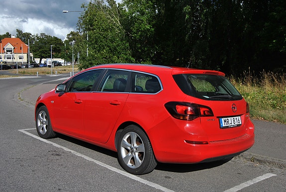 Opel Astra 2 of 7