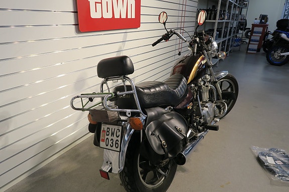 Kawasaki Z750 K1 LTD 3 of 7