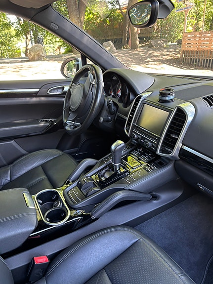 Porsche Cayenne 10 of 14