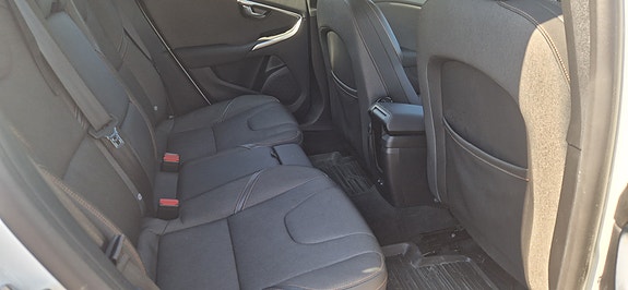 Volvo V40 Cross Country 9 of 13