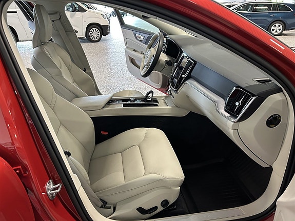 Volvo V60 20 of 27