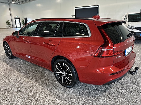 Volvo V60 2 of 27