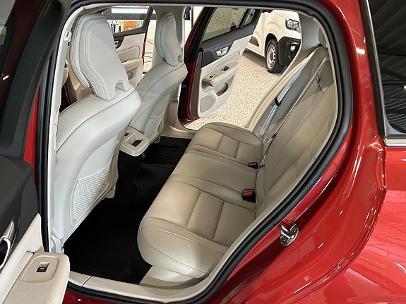 Volvo V60 15 of 27