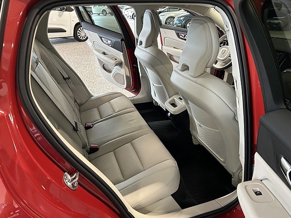 Volvo V60 19 of 27