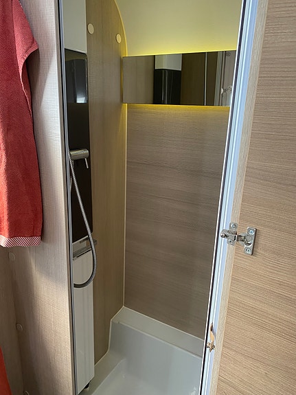 Adria Adora 573PT 5 of 15