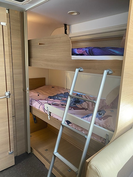 Adria Adora 573PT 6 of 15