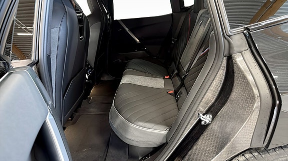 BMW iX 5 of 9