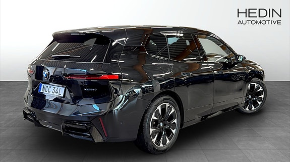 BMW iX 2 of 9