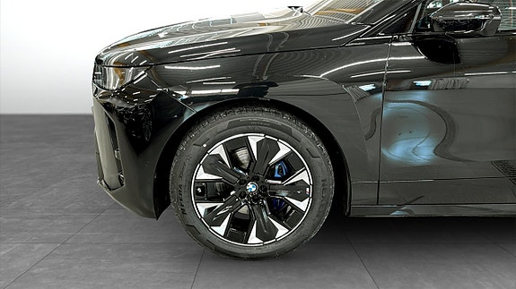 BMW iX 9 of 9