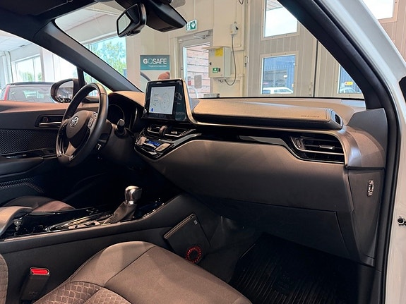 Toyota C-HR 9 of 28