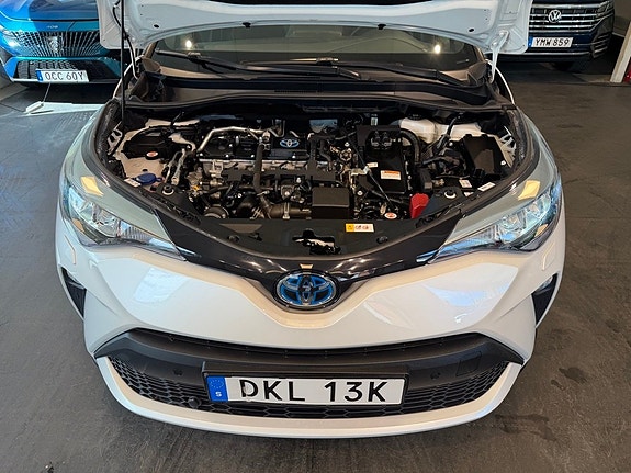 Toyota C-HR 25 of 28