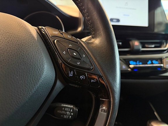 Toyota C-HR 15 of 28