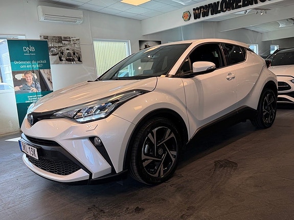 Toyota C-HR 2 of 28