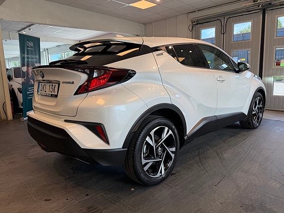 Toyota C-HR 4 of 28