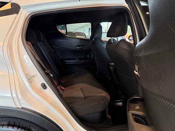 Toyota C-HR 22 of 28
