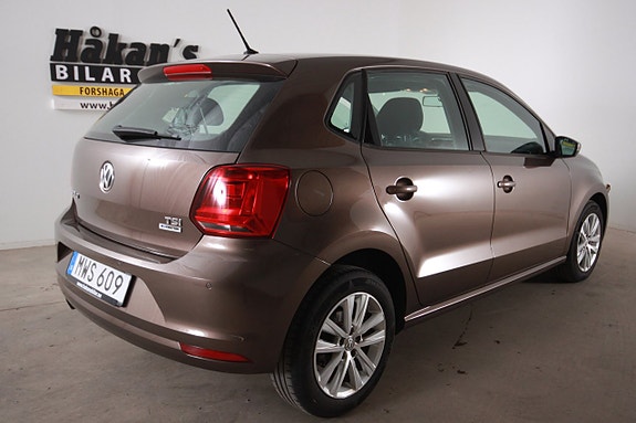 Volkswagen Polo 2 of 5