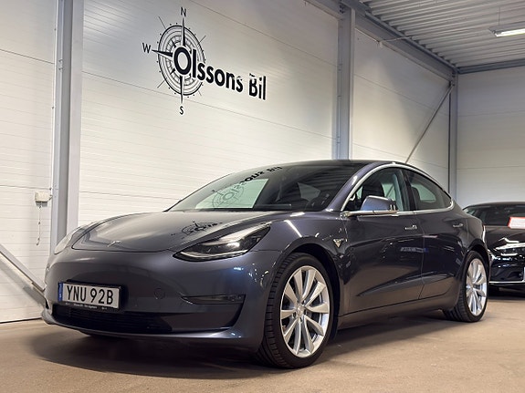 Tesla Model 3 2 of 18