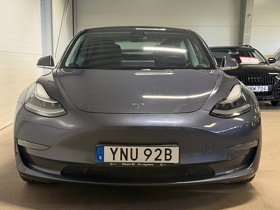 Tesla Model 3 16 of 18