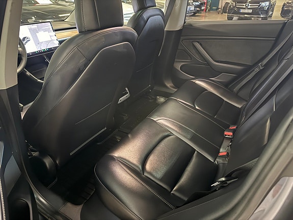 Tesla Model 3 14 of 18
