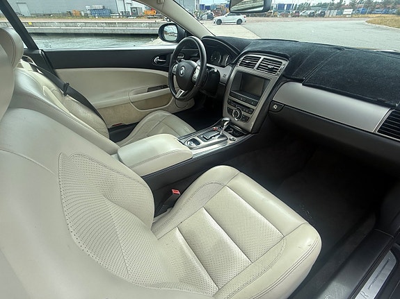 Jaguar XK 9 of 16