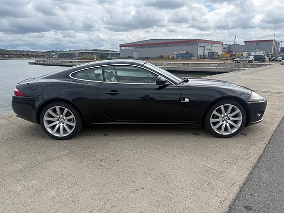 Jaguar XK 8 of 16