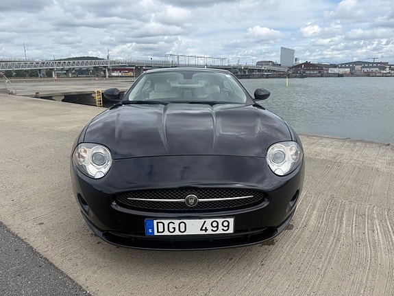Jaguar XK 2 of 16