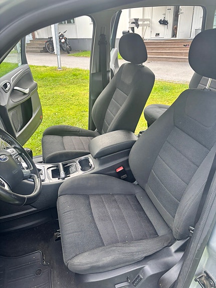Ford S-MAX 12 of 13